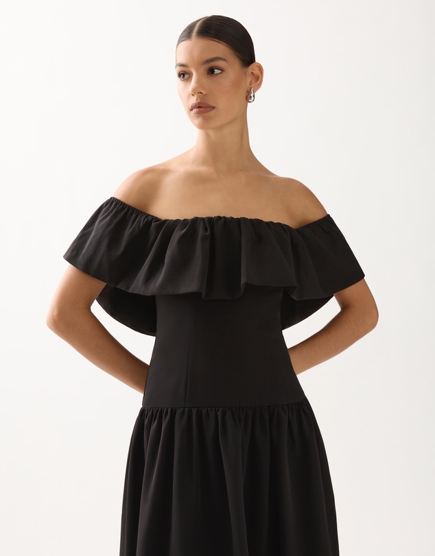 Minima Esenciales - Amora Off Shoulder Ruffle Maxi Dress