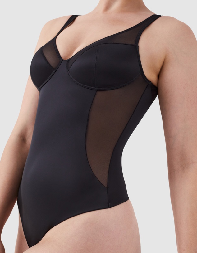 Spanx - SHAPING SATIN-Thong Bodysuit