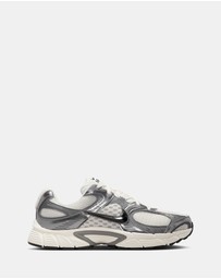 Nike - Nike V5 RNR - Men's