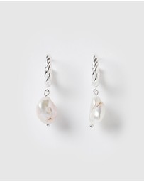 Izoa - Darling Earrings