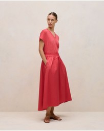 Trenery - Linen Cotton Relaxed V Neck T-shirt in Crimson