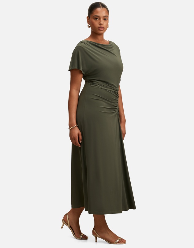 Forever New Curve - Tahnee Curve Grown On Sleeves Maxi Dres