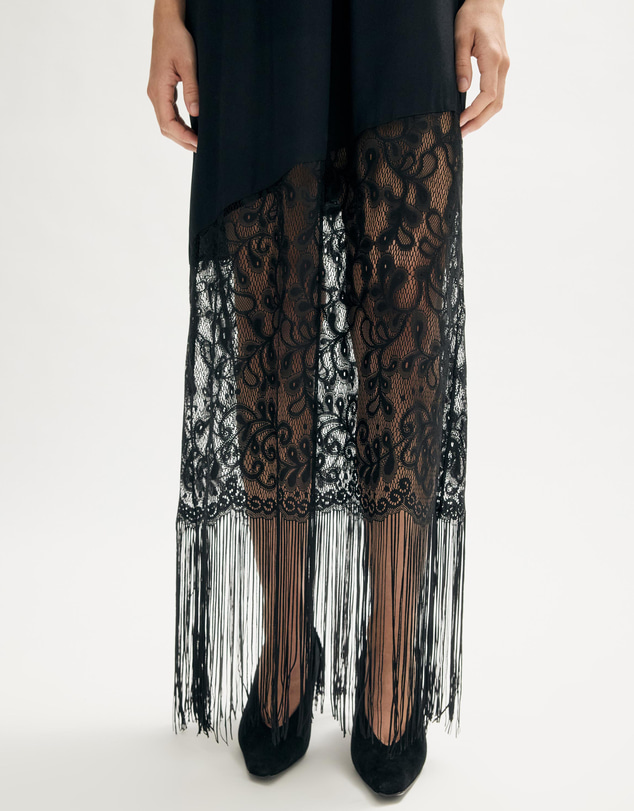 Minima Esenciales - Pia Fringe Lace Maxi Dress