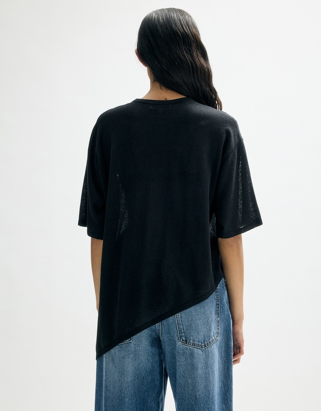 Minima Esenciales - Solal Asymmetrical Hem Knit Tee