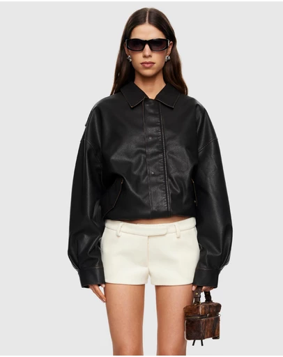 Lioness - Kenny Bomber