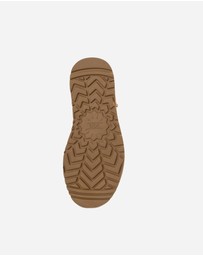 Ozwear Connection Uggs - Ugg Classic Mini Boots (Water Resistant)