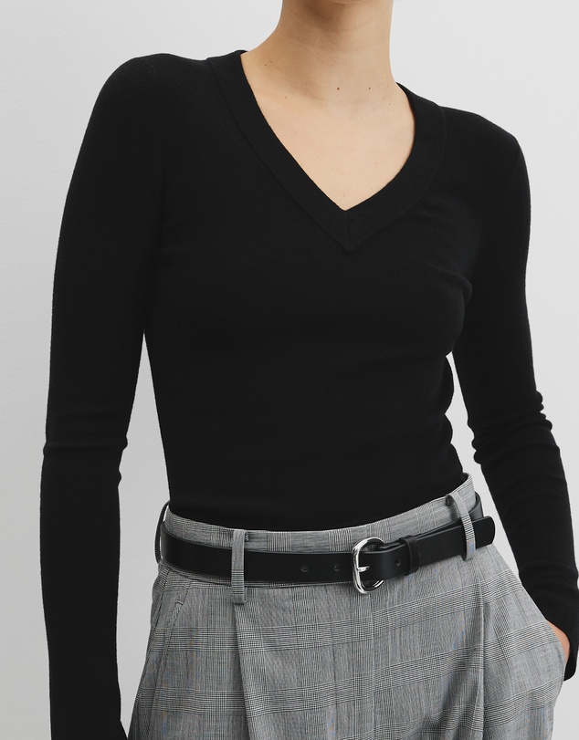 Country Road - Wool Silk V-neck Neck