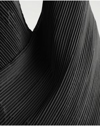 COS - Sculptural Shoulder Bag Plissé
