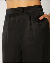 Winona -  Aubrey Pant