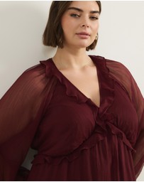 Atmos&Here Curvy - Tyla V-Neck Boho Midi Dress With Ruffle Detail