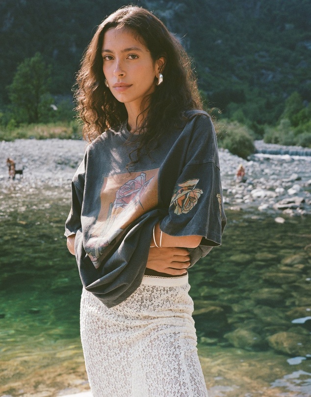 KINGA CSILLA - Desert Rose Tee