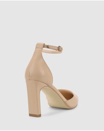 Verali - Kosta Closed Toe Block Heels