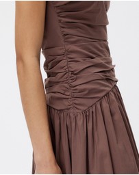 Minima Esenciales - Lyris Drop Waist Maxi Dress