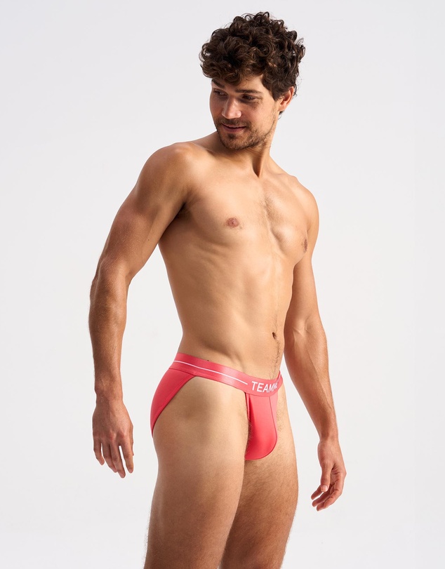 TEAMM8 - Icon Sport Brief