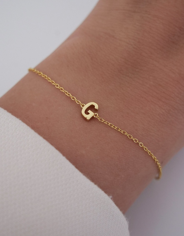 The Silver Collective - Petite A-Z Letter Bracelet Gold - G