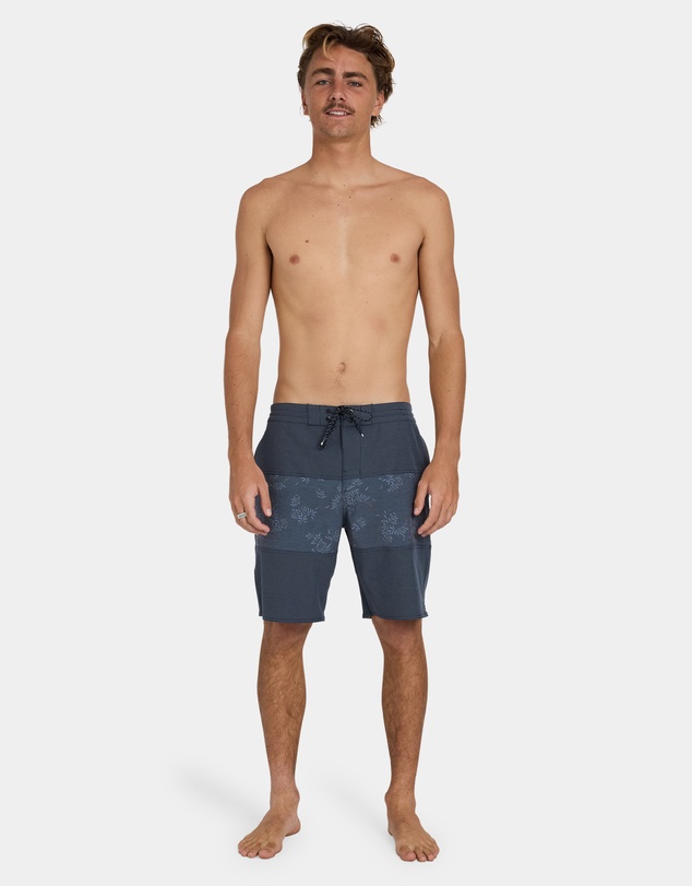 Billabong - Mens Tribong 18.5