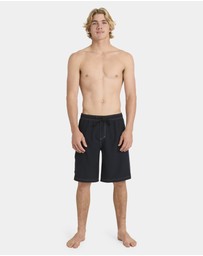 Quiksilver - Mens Exhibit Volley 21