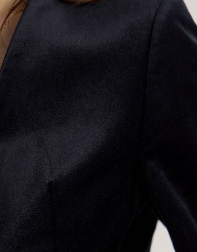 Oxford - Raffi Velvet Collarless Blazer
