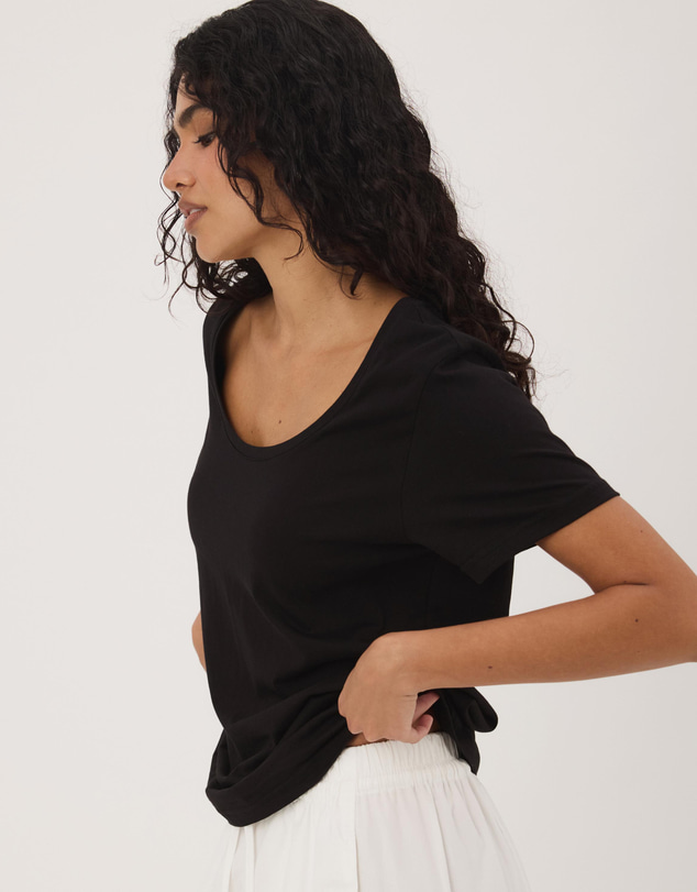 Atmos&Here - Organic Cotton Scoop Neck Tee