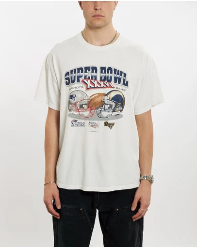 Vintage by The Real Deal - Pre Loved - 90s NFL Patriots v Rams Super Bowl Tee