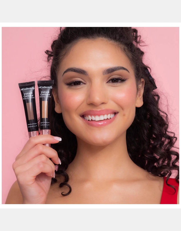 MCoBeauty - Instant Contour Cream Bronzer Wand - Medium Dark