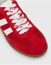 Betts - Wider Fit Berkleigh Lace-Up Casual Sneakers