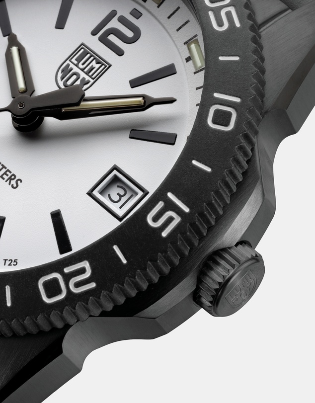 Luminox - Luminox Pacific Diver Ripple Diver Watch
