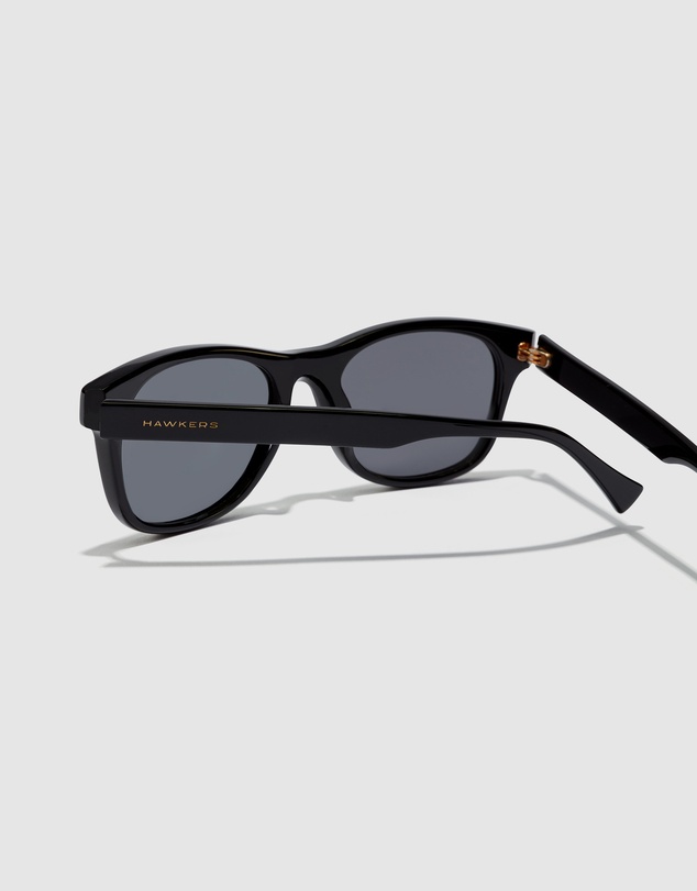 Hawkers Co - HAWKERS - Black Nº35 Sunglasses for Men and Women UV400