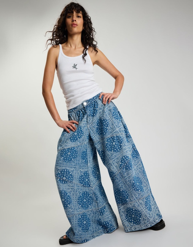 ONE TEASPOON - Daddios Low Waist Super Wide Leg Denim Jeans - Aegean Paisley Blue