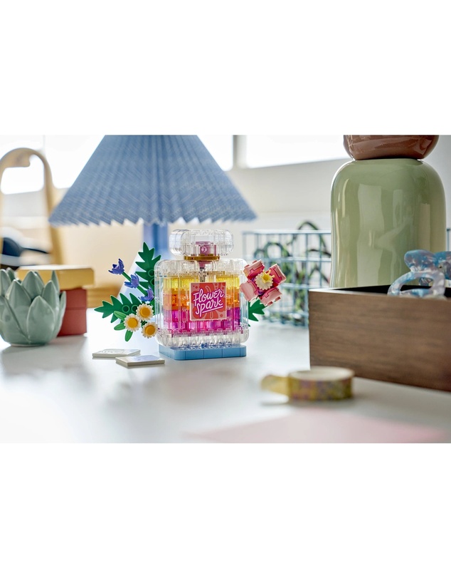 LEGO - 31383 Floral Decor Perfume Bottle