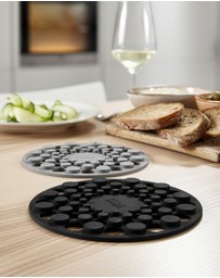 Joseph Joseph - Spot-On™ Set of 2 Silicone Trivets (Grey)