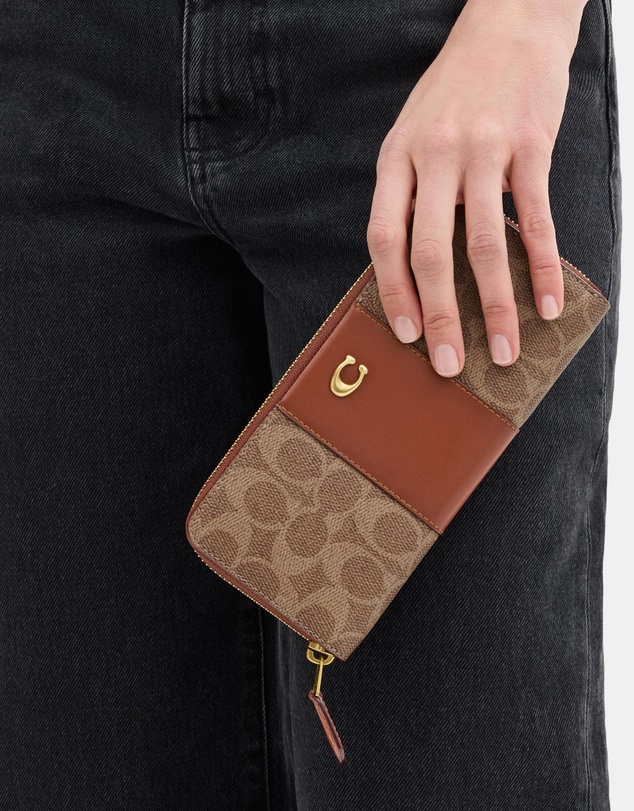 Coach - Coated Canvas Signature Essential Slim Accordion Zip