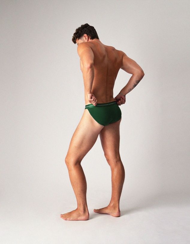 TEAMM8 - Icon Sports Brief