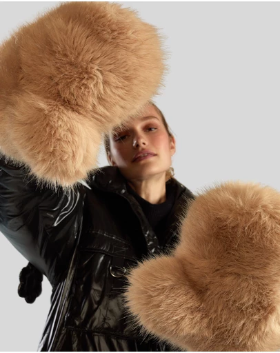 Cynthia Rowley - FAUX FUR OVERSIZED MITTENS