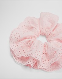 Country Road - Lace Scrunchie