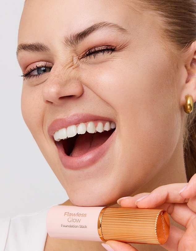 MCoBeauty - Flawless Glow Foundation Stick