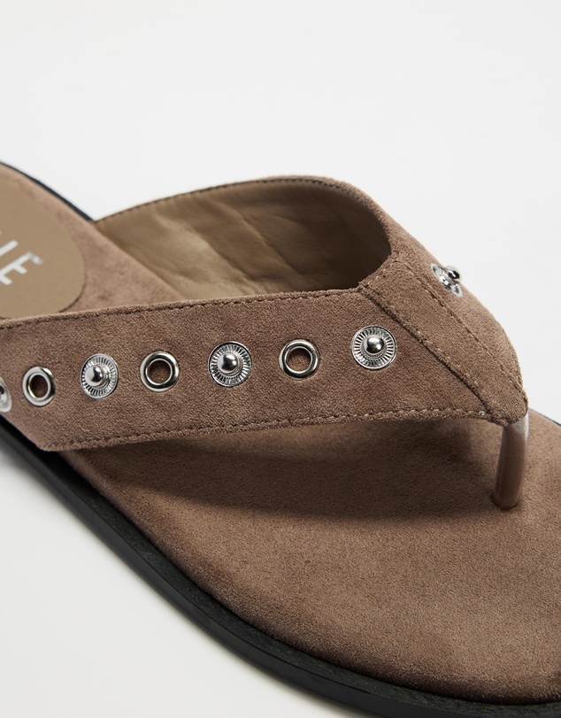 Dazie - Colette Stud Thongs