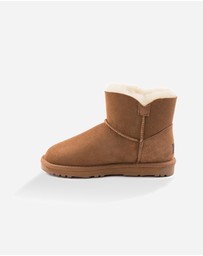 Ozwear Connection Uggs - Ugg Classic Mini Button Boots (Water Resistant)
