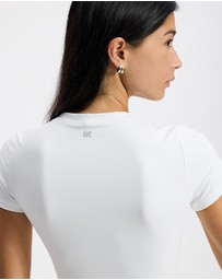 AVE Active - The Essential Tee