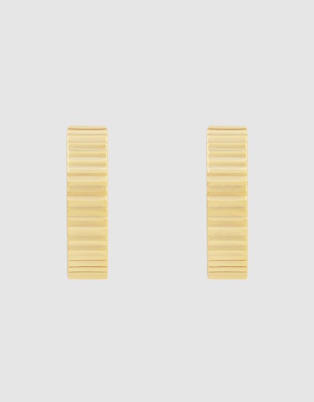 Wanderlust + Co - Ribbed Bar 10mm Huggie Earrings