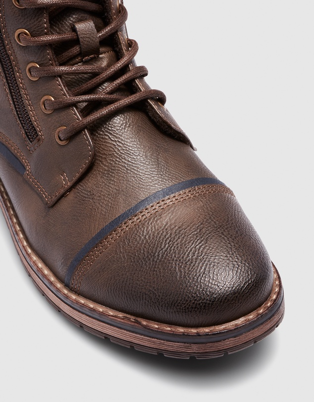 Uncut - Marlboro Boots
