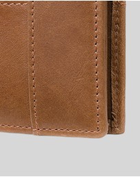 KAJA Clothing - Classic Ridge Leather Wallet
