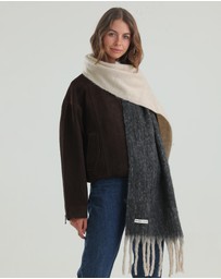 Morgan & Taylor - Cosette Chunky Two-Toned Scarf in Black & White