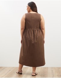 Atmos&Here Curvy - Louisa V-Neck Midi Dress