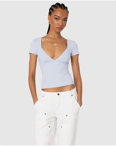 EDIKTED - Katia V Neck Top