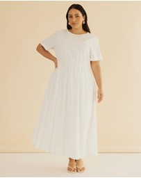 Atmos&Here Curvy - Maya Pleat Maxi Dress