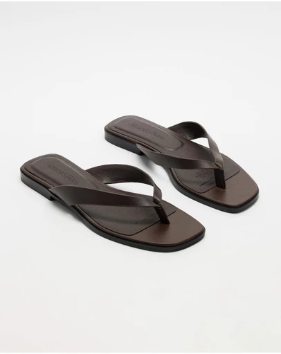 Atmos&Here - Dasha Leather Thong Sandals