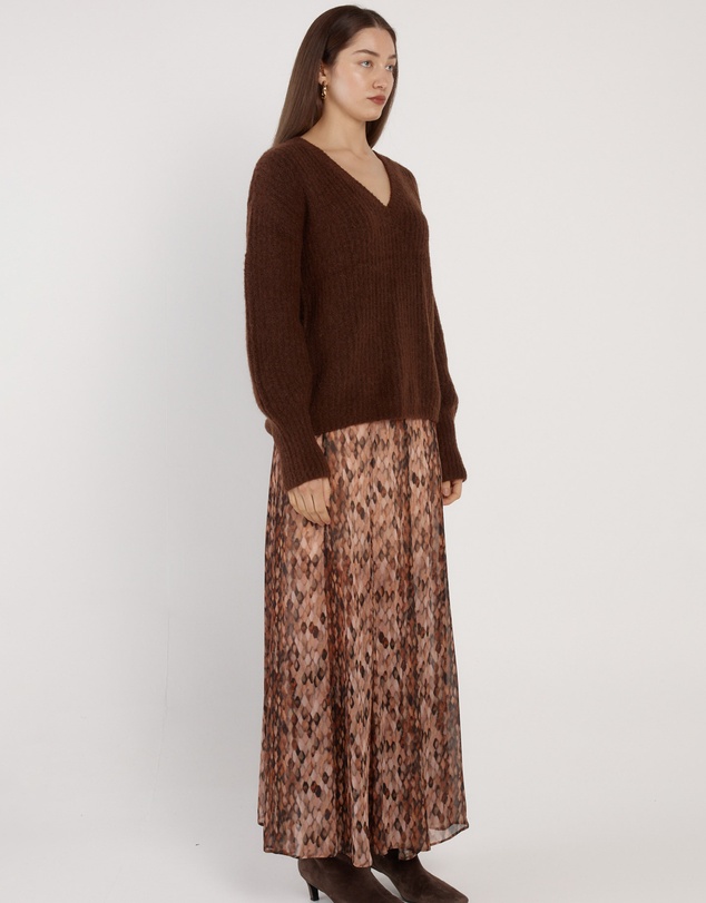 Fate + Becker - Remy V-Neck Jumper