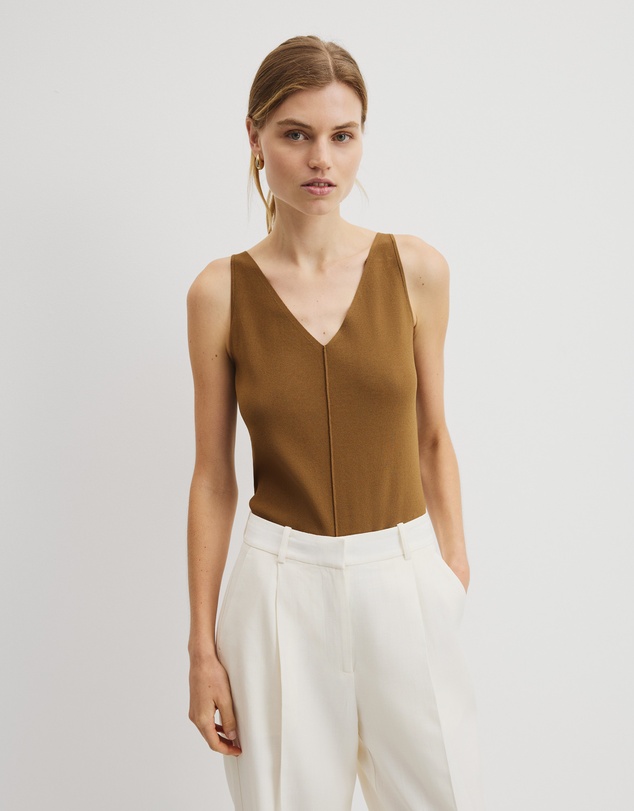 Country Road - V-neck Rib Detail Knit Tank