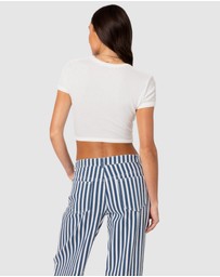 EDIKTED - Dez Crisscross Waffle Top